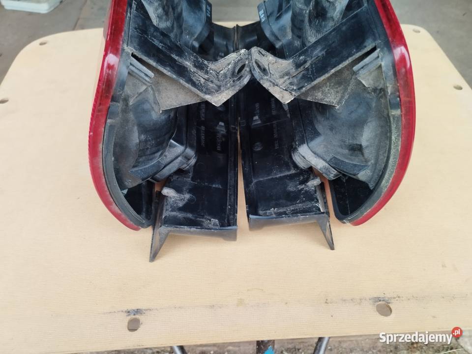 Lampy tył lewa prawa oryginalne OEM VW Caddy Kamocin