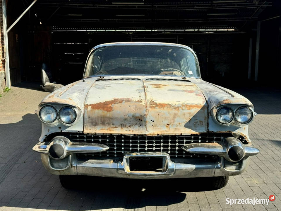 Cadillac Fleetwood Cadillac Sedan 60 Series 1958 biały Sulechów