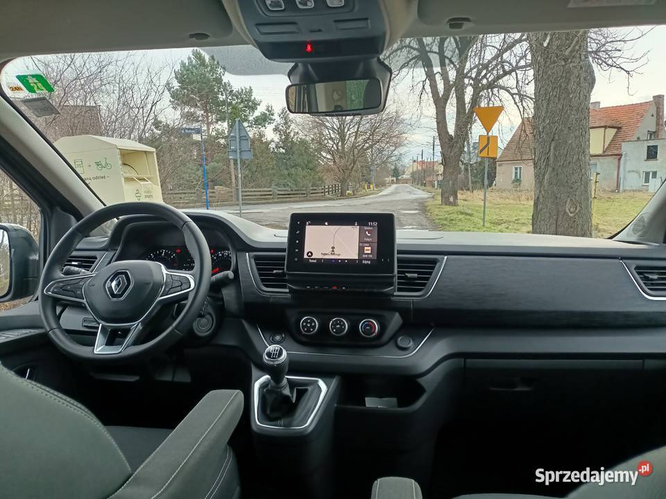Wynajem busa 8 osób Renault Trafic long nowy 200 Wrocław