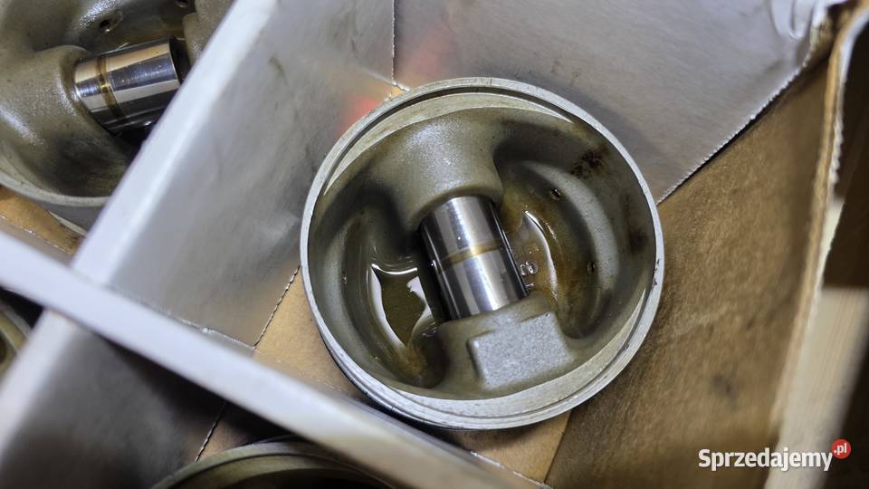 Tłoki silnika c20xe Mot 25 Opel Astra Vectra osobowe Lublin sprzedam