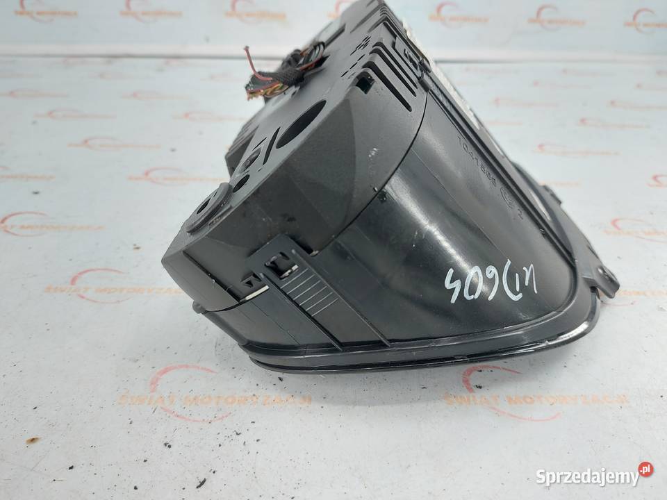 BMW E82 E88 20D 11r licznik zegary ANGLIK osobowe świętokrzyskie Kielce sprzedam