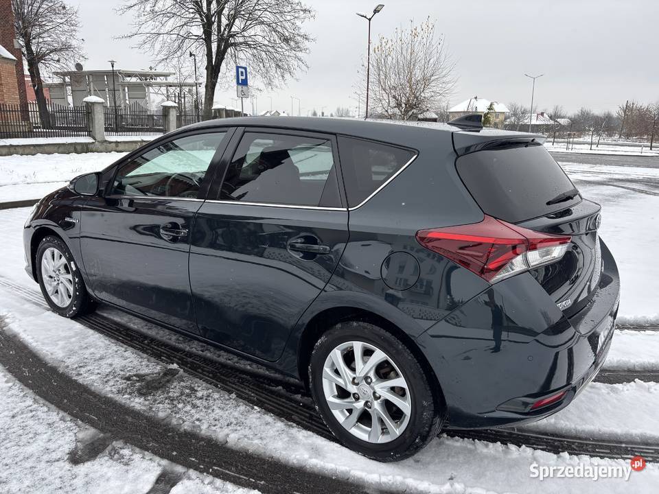 Auris Hybryda 2017r nowa 51 ASO Toyota pełne Auris Stalowa Wola