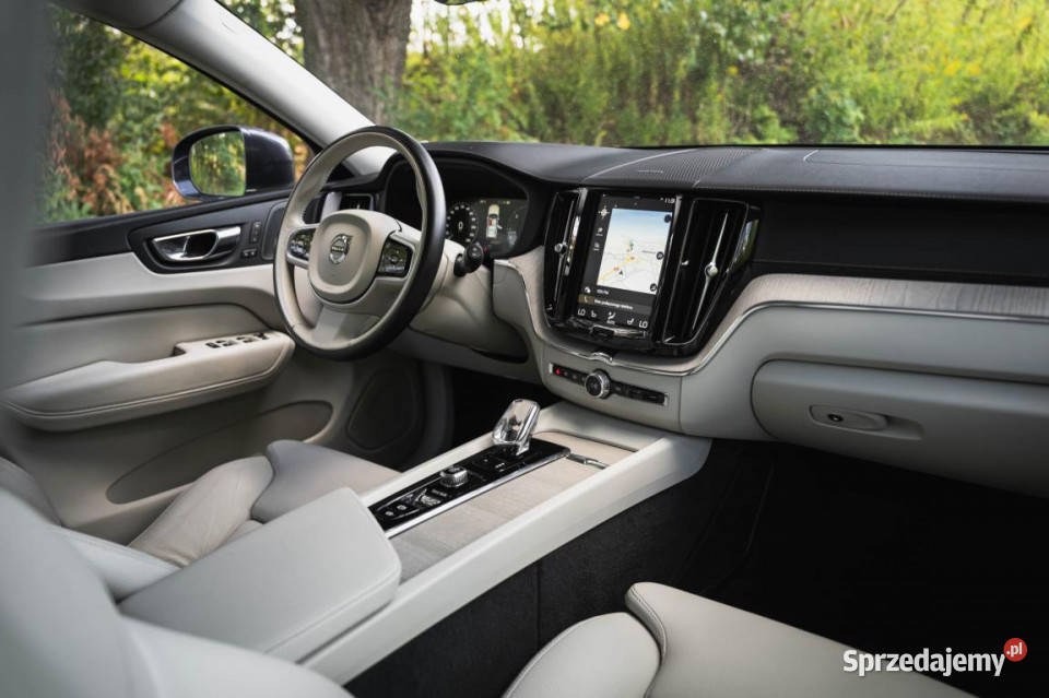 Volvo XC60 B4 AWD przyciemniane szyby