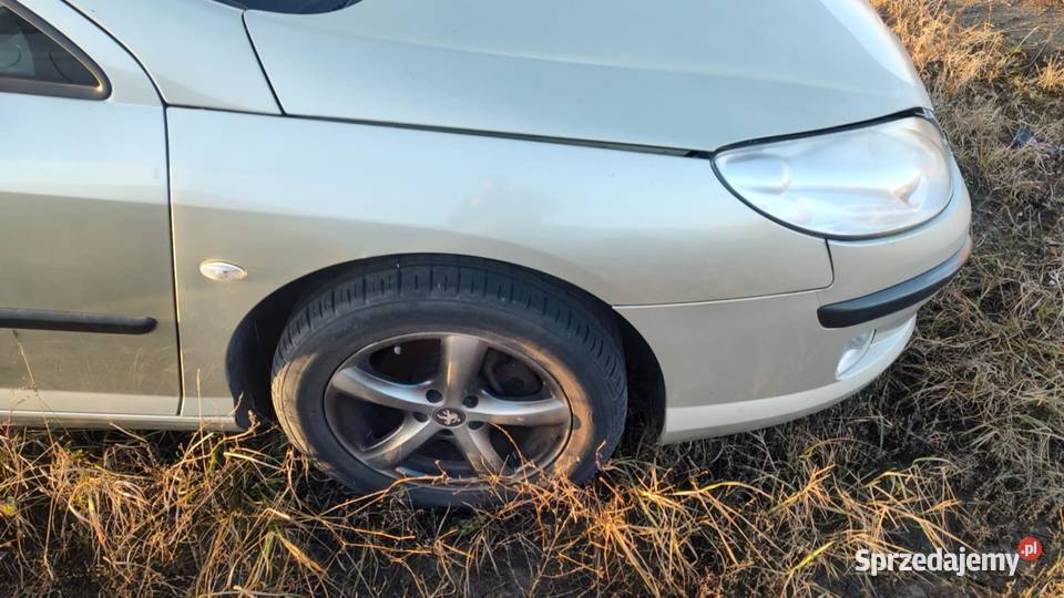Błotnik prawy przód przedni Peugeot 407 KCVD osobowe Książ Wielkopolski
