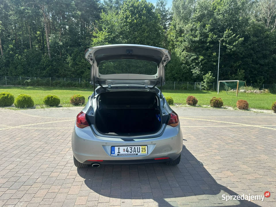 Opel Astra J 20092019 Rok produkcji 2010 mazowieckie Lipówki