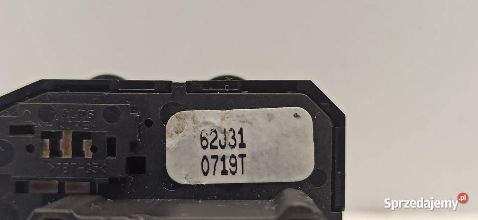 SUZUKI SWIFT MK8 PRZEŁĄCZNIK REGULACJA LUSTEREK osobowe