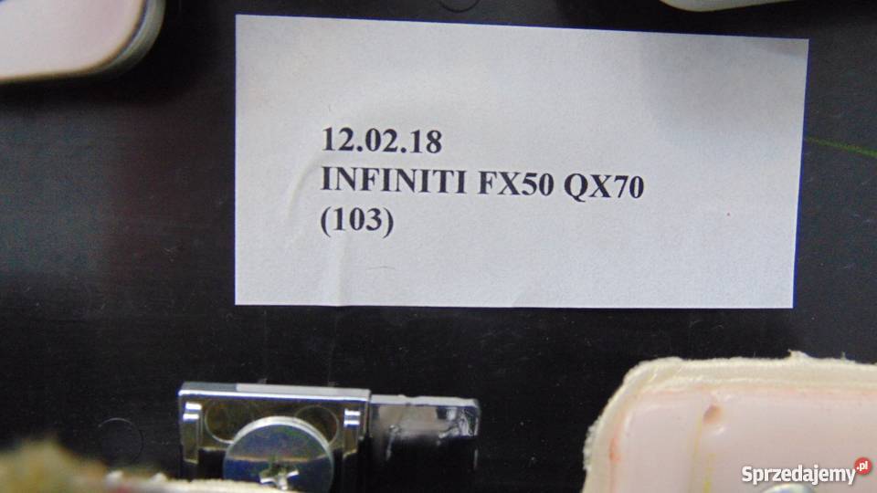 TAPICERKA BOCZEK DRZWI PRZÓD TYŁ UK INFINITI Nowy Tomyśl