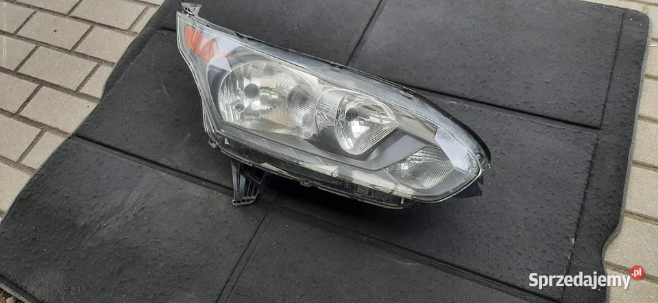 Ford Transit connect lampa prawa przód pomorskie Kościerzyna