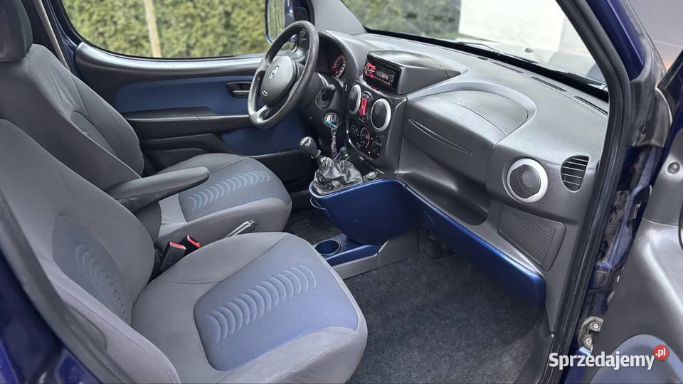 Fiat Doblo 14 benzyna 2008r granatowy Rzechta