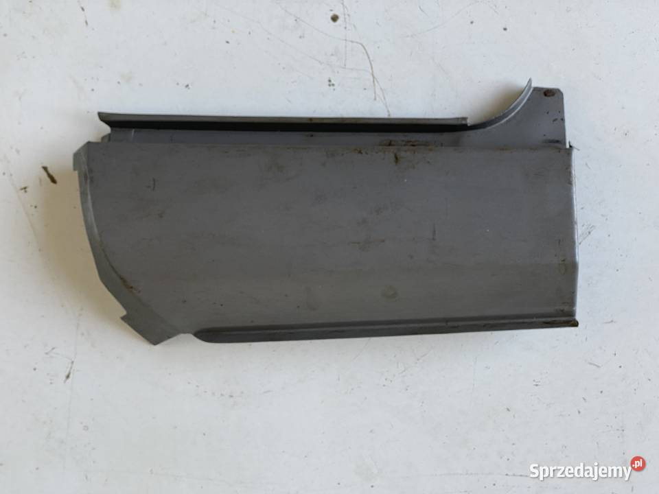 Naroże tylne górne prawe Fiat 126p