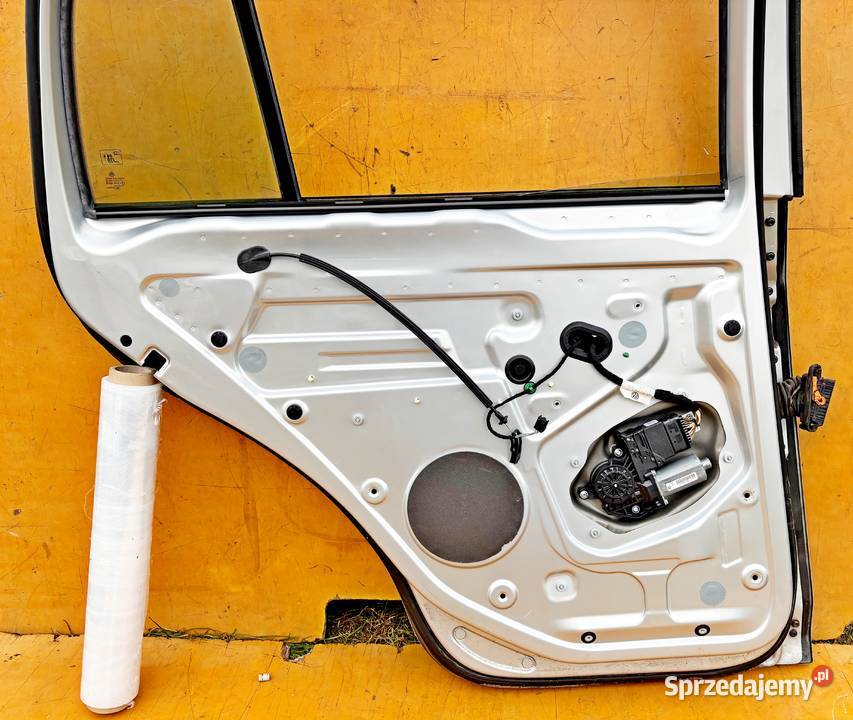 VW GOLF V PLUS 08r DRZWI LEWE TYŁ KOLOR LA7W Radom sprzedam
