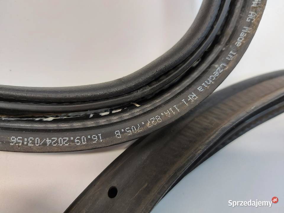 VW ID4 11A 2024r SUV 5D USZCZELKA BAGAŻNIKA