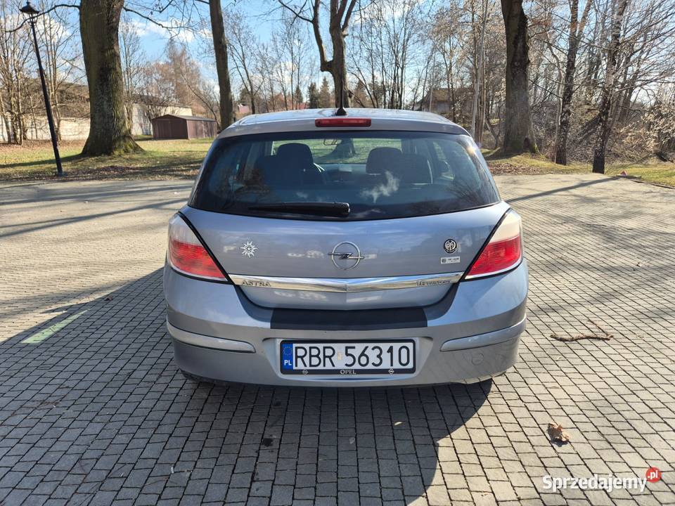Sprzedam Opel Astra H 2004r 16 16V benzyna Haczów