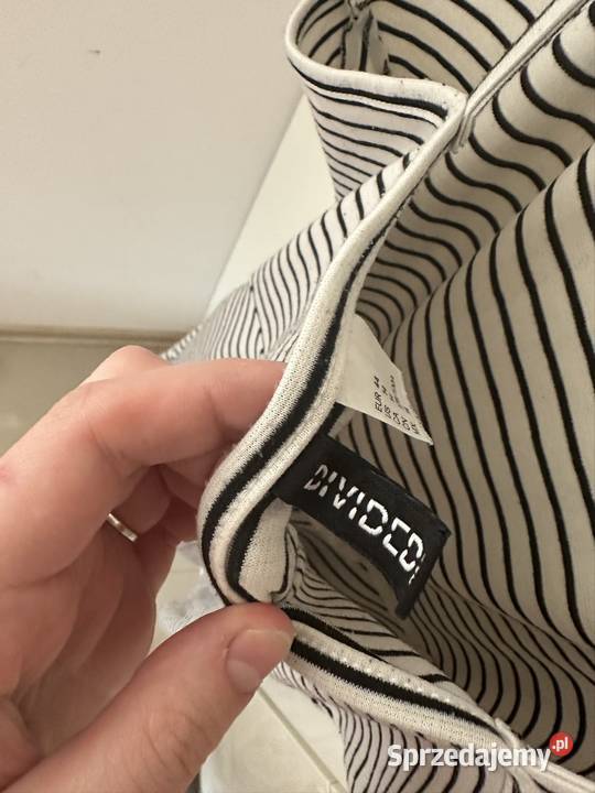 Śliczna sukienka w kratę HM L