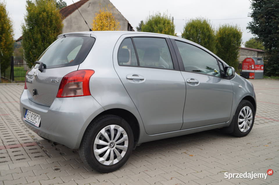 TOYOTA YARIS 2 Klima 5 Drzwi Zarejestrowany Yaris Rzeszów sprzedam