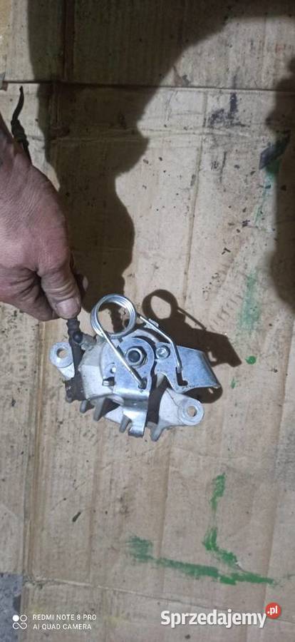 Zacisk hamulcowy tył