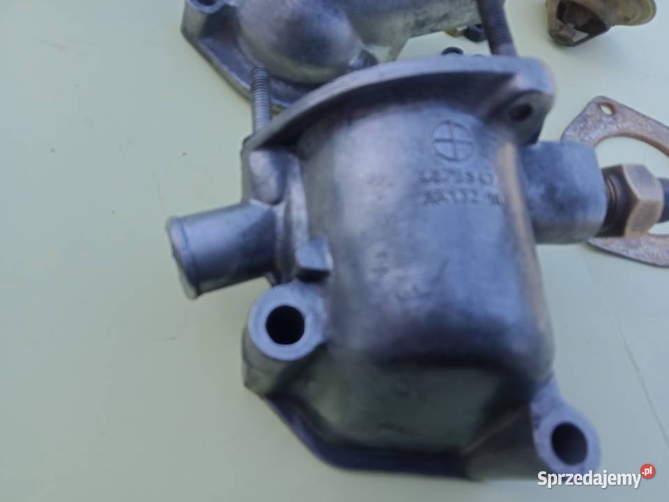 Fiat 125p obudowa termostatu kompletna sprzedam
