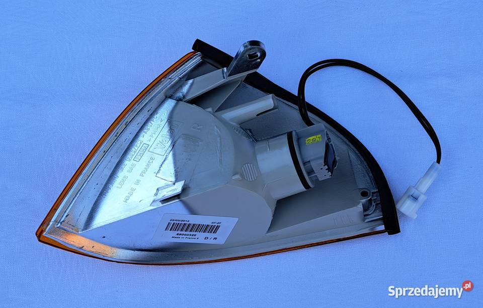 KIERUNKOWSKAZ PRAWY PRZÓD SUZUKI SWIFT II 9801 Mielęcin