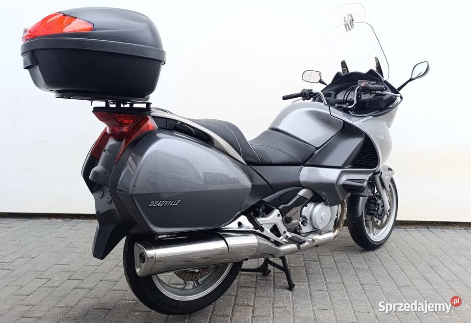 Honda NTV 700 NT700VA 2006 kufer centralny nieuszkodzony Honda