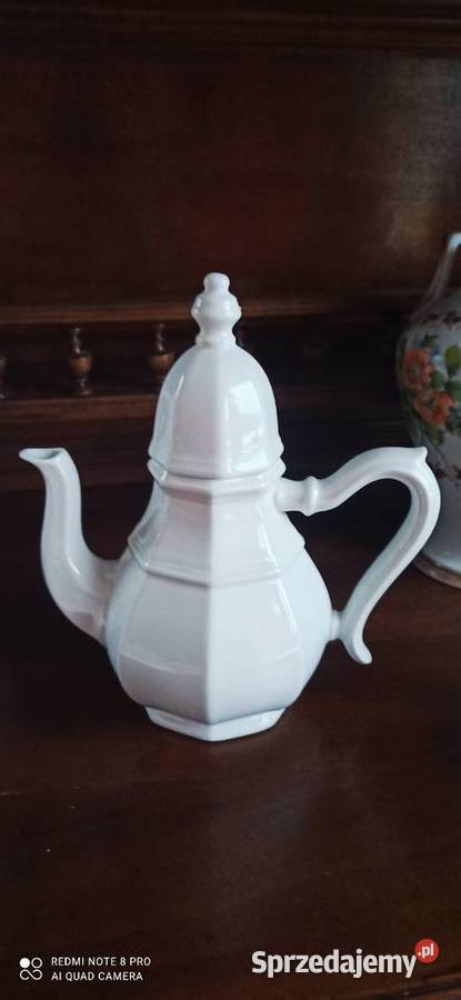 Dzbanek biały syg numeryczna 198612
Zachwyca