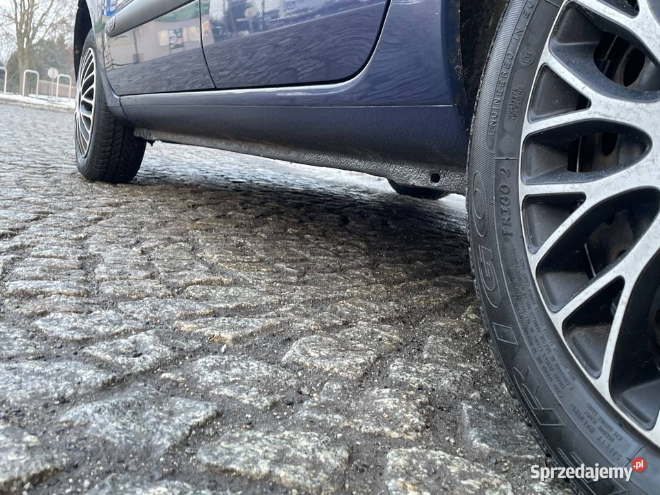 Renault Thalia 14 16V Benzyna 98 Wspomaganie granatowy Będzin