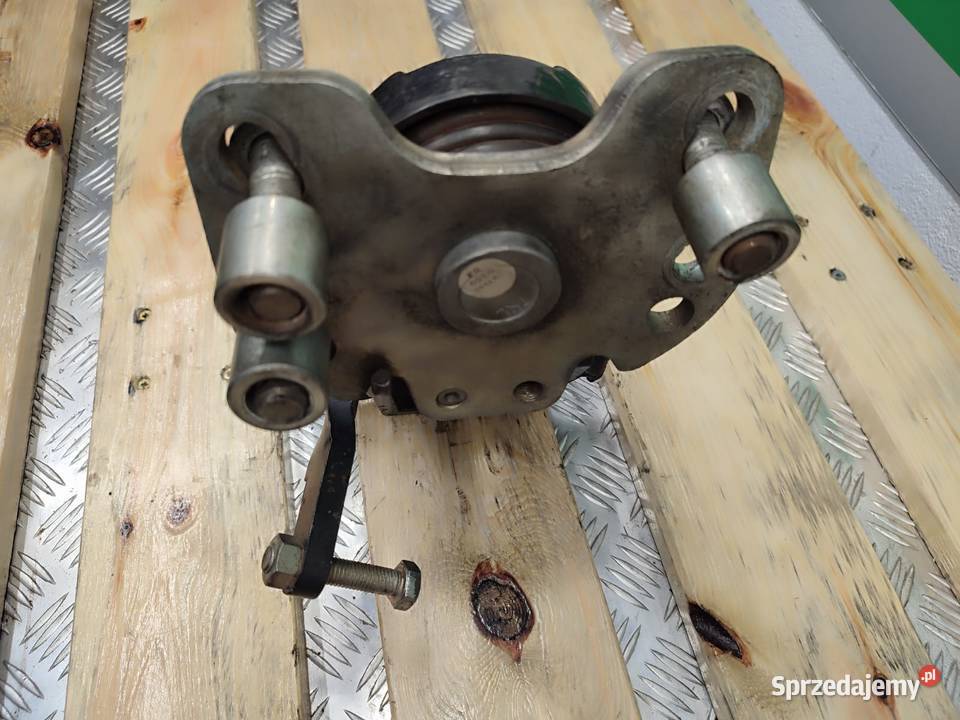 Mocowanie błotnika 4273475M93 Massey Ferguson
