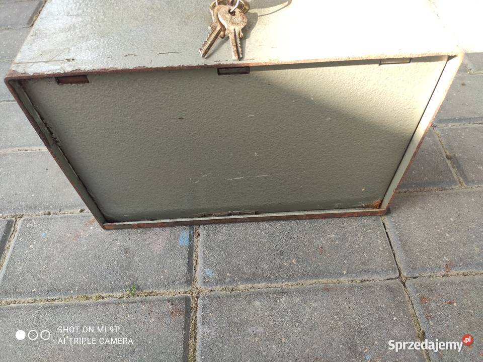 Kasetka kaseta stalowa na pieniądze PRL Białystok