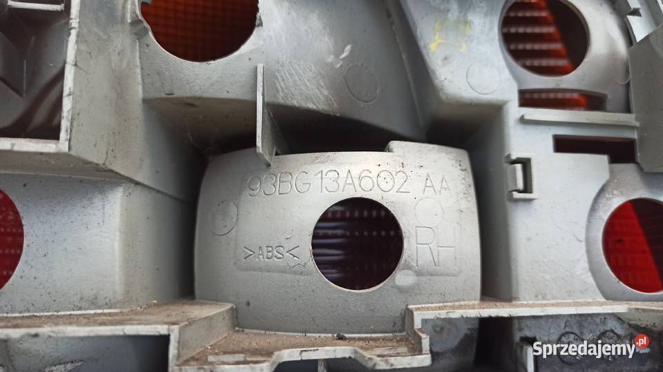 Lampa prawy tył Ford Mondeo MK1 Sedan HB tylna