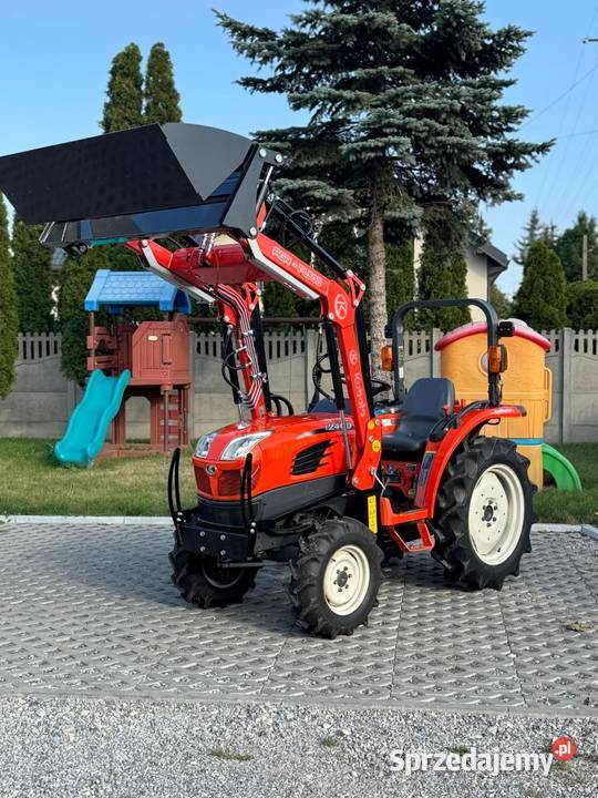 KUBOTA T240d4X4 25hp TUR 4w1 mazowieckie Biskupice