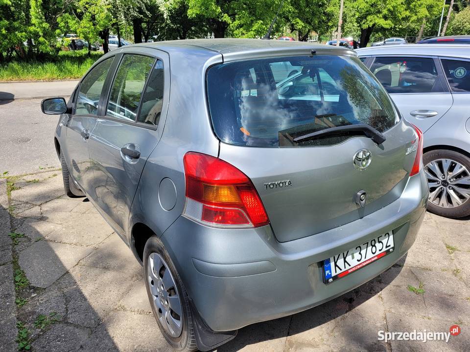 Toyota Yaris 10 pięciodrzwiowa isofix Samochody osobowe Kraków sprzedam