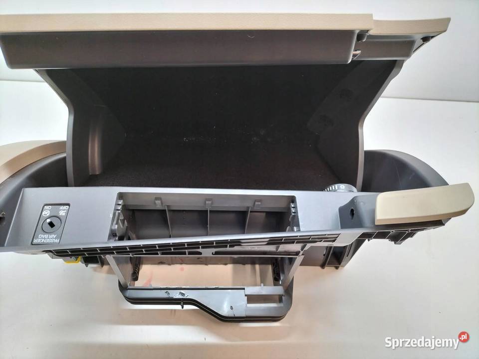 SCHOWEK PRAWY PASAŻERA 3V JASNY 3V1857097AN