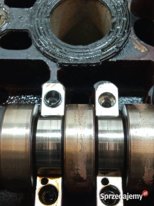 GŁOWICA KOMPLETNA 058103373D 18 20V VW Głowice cylindrów