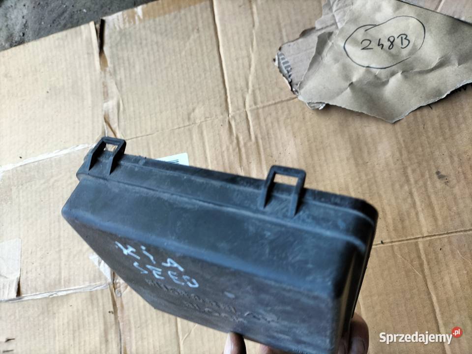 KIA CEED 3 KLAPKA OSŁONA SKRZYNKI BEZPIECZNIKÓW Skrzynki bezpieczników Kamień-Kolonia