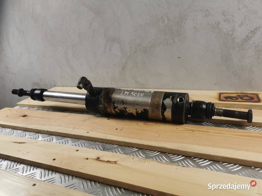 Holland LM 5060 Cylinder hydrauliczny skrętu Wilkowo