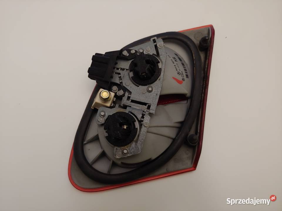 Mercedes w210 E klasa lampa tylna Lewa w klapie Wrocki