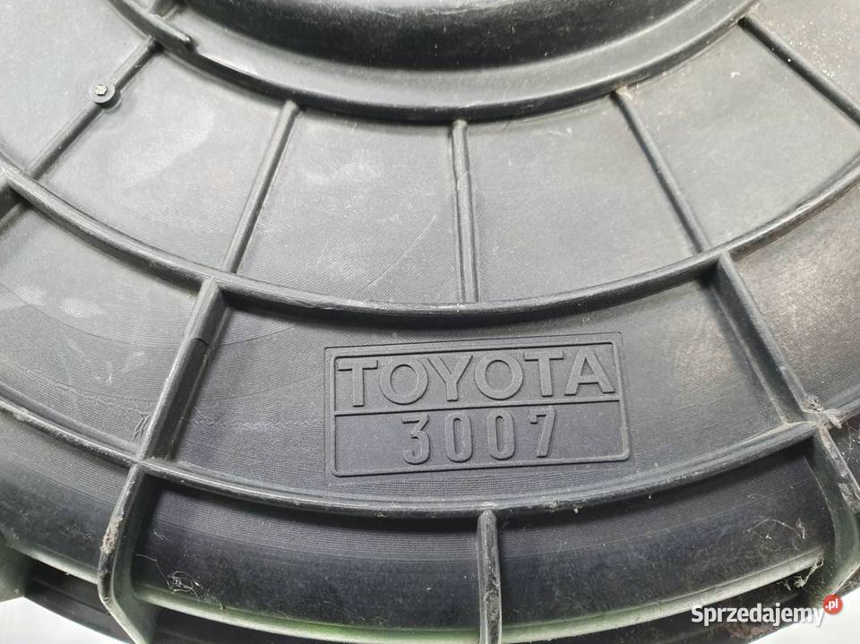 OBUDOWA FILTRA TOYOTA LAND CRUISER J90 sprzedam