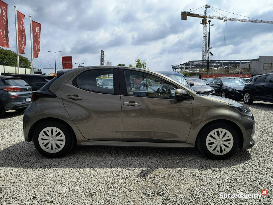 Toyota Yaris Toyota Yaris Salon mały przebieg IV światła LED Bydgoszcz sprzedam