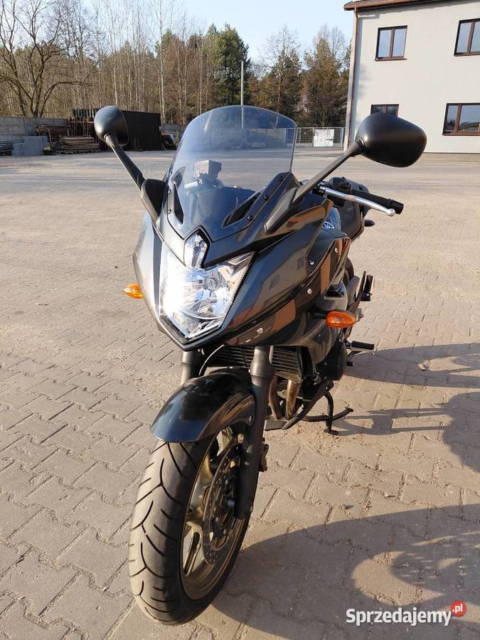 Yamzha XJ6 2011r 2200 stan Rok produkcji 2011 Nakło Śląskie