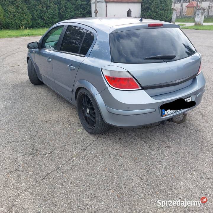 Opel Astra H 18 BG wersja Cosmo sport 4/5 Trawniki