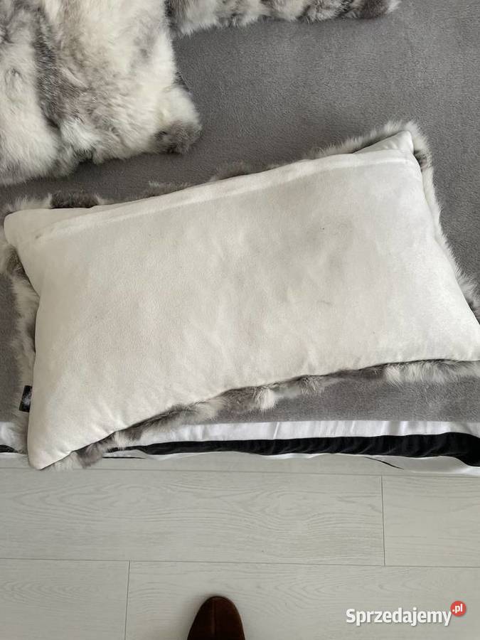 Poduszka z naturalnego lisa Góra Kalwaria