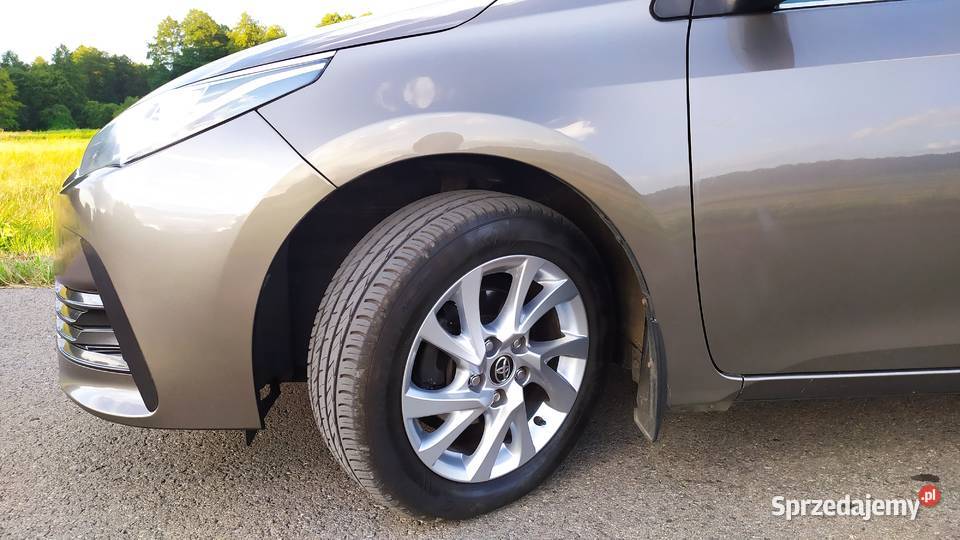 Toyota Corolla E18 2016r 16 132 LPGbenzyna manualna lubelskie Międzyrzec Podlaski
