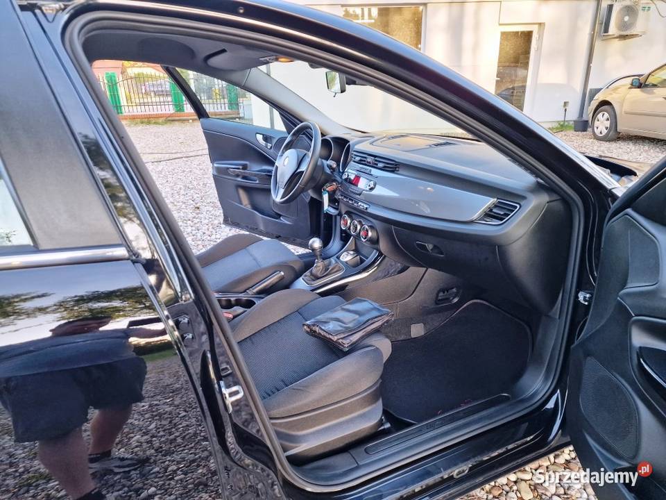 Alfa Romeo Giulietta 14 Turbo Sprowadzony czarny Białystok sprzedam