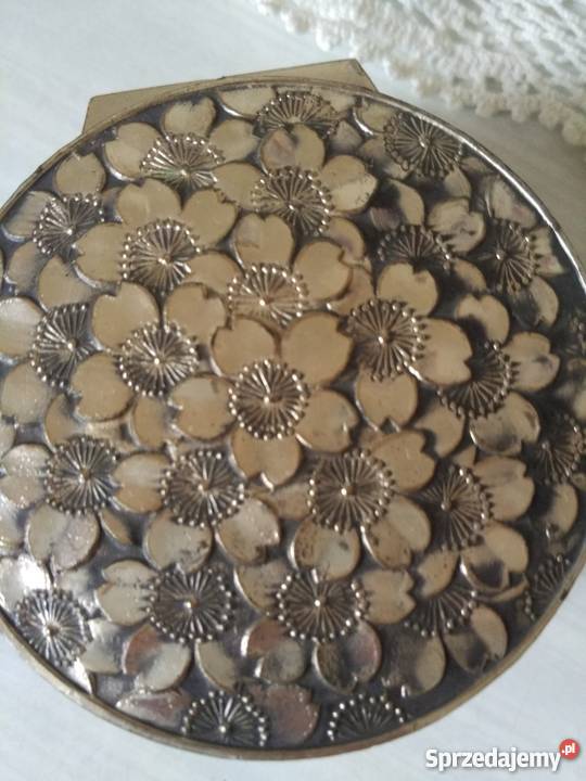 Okrągłe puzederko na biżuterięmetalowe Ropa