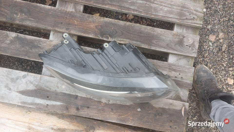 LAMPA PRAWA REFLEKTOR VOLKSWAGEN VW POLO wielkopolskie Iwanowice