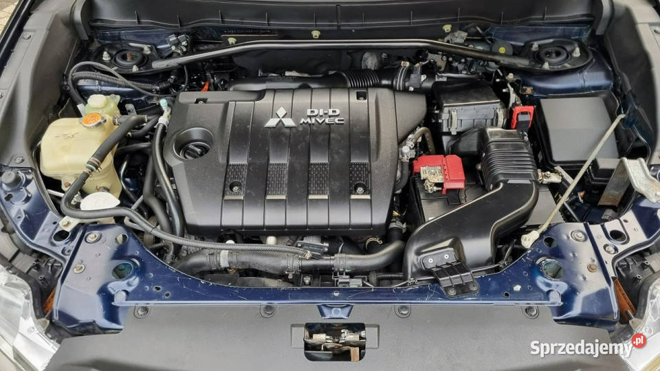 Mitsubishi Outlander 4x4 7 osób 23 177 Opłacony autoalarm Płońsk