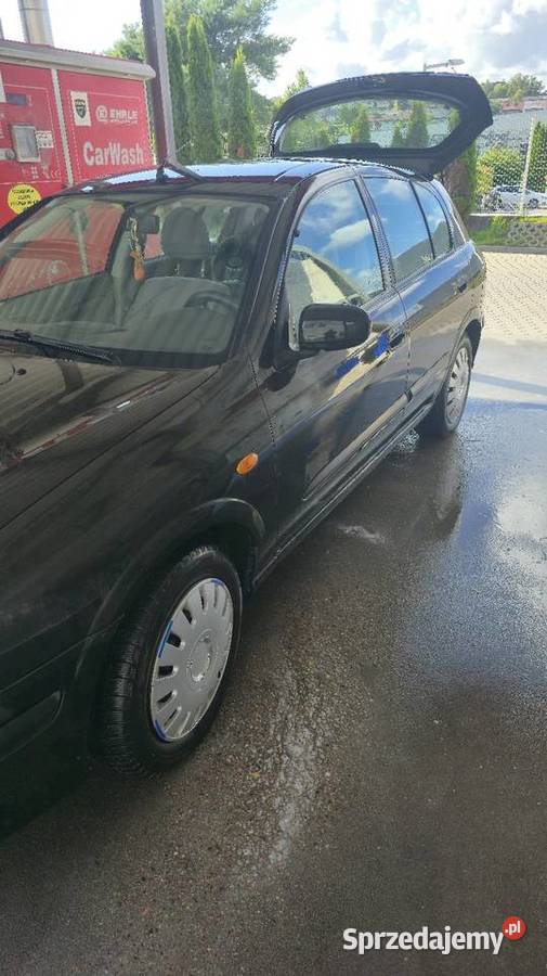 Nissan Almera pomorskie