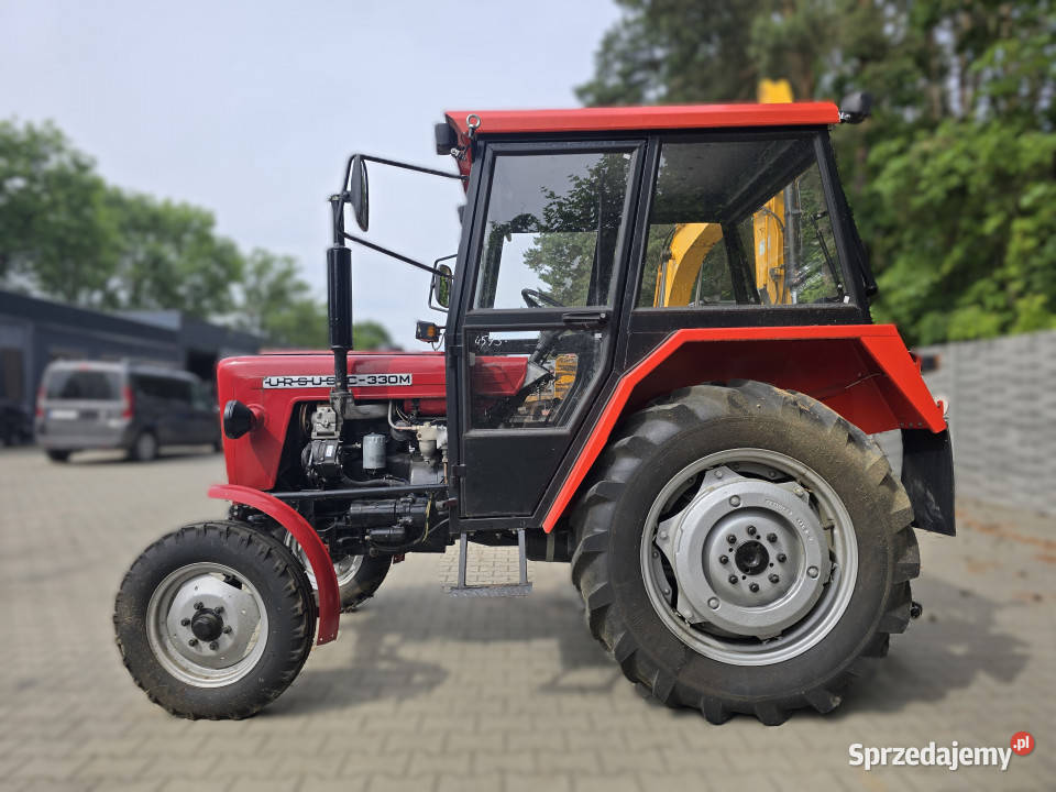 Ciągnik URSUS C330 z kabiną Tarnówek