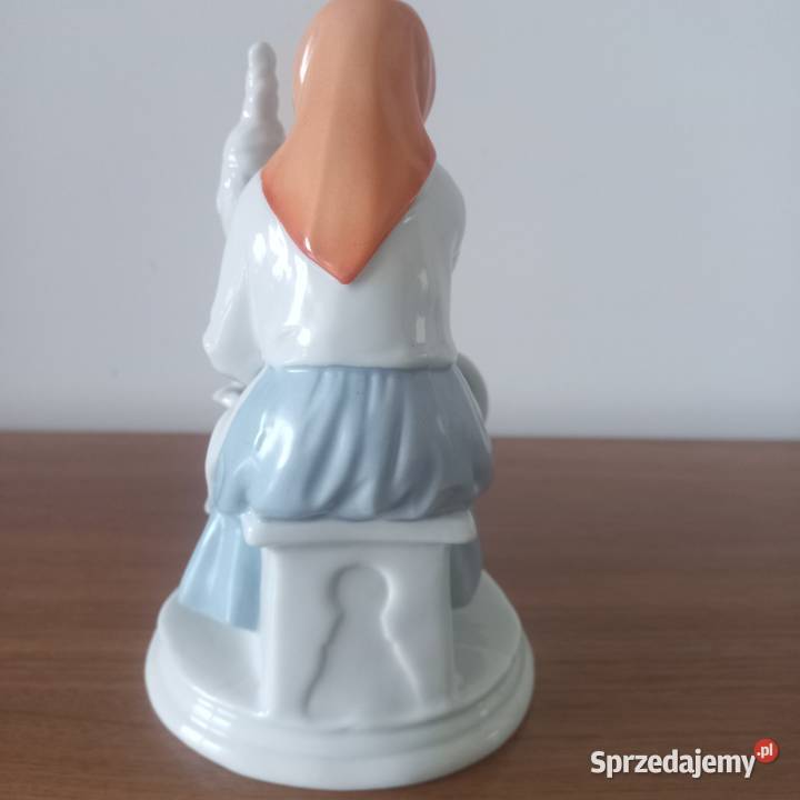 Figurka porcelanowa Kobieta kołowrotku Art Deco Porcelana i szkło Toruń