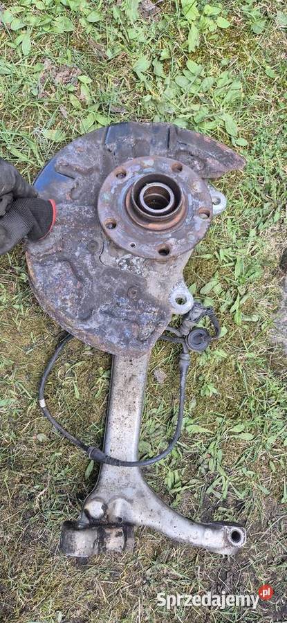 zwrotnica prawa audi a4b6 Rok produkcji 2007