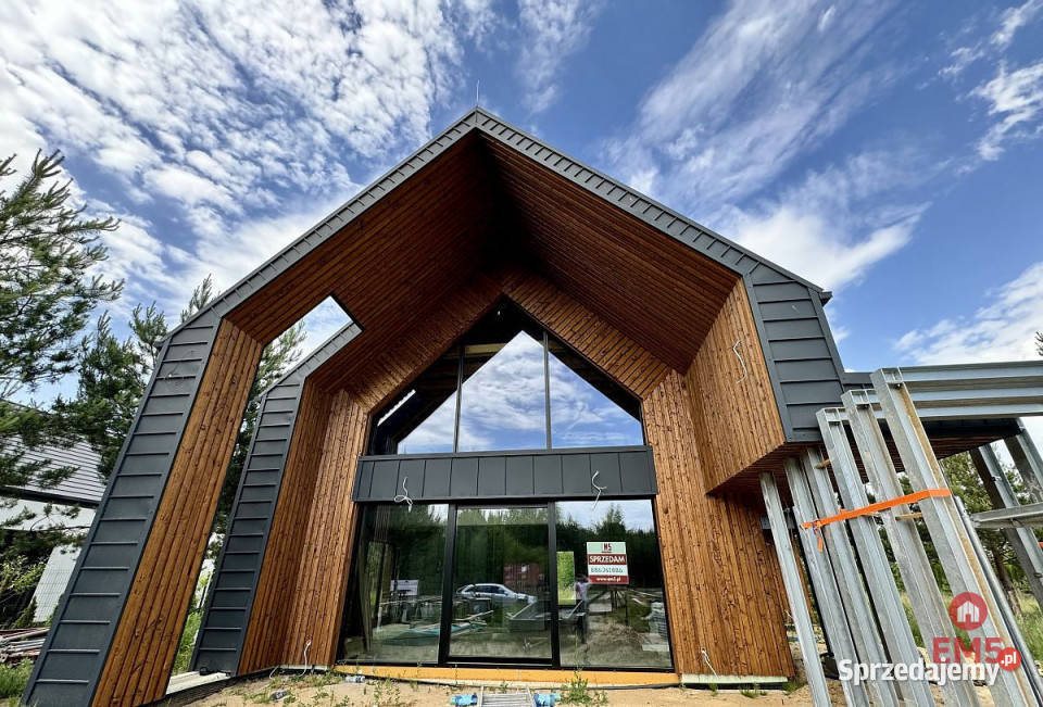 sprzedaży domu wolnostojącego Karakule 190m2